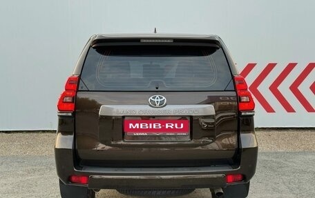 Toyota Land Cruiser Prado 150 рестайлинг 2, 2021 год, 6 000 000 рублей, 9 фотография