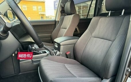 Toyota Land Cruiser Prado 150 рестайлинг 2, 2021 год, 6 000 000 рублей, 13 фотография