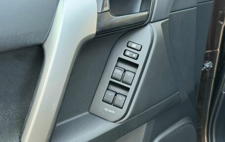 Toyota Land Cruiser Prado 150 рестайлинг 2, 2021 год, 6 000 000 рублей, 25 фотография