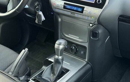 Toyota Land Cruiser Prado 150 рестайлинг 2, 2021 год, 6 000 000 рублей, 34 фотография