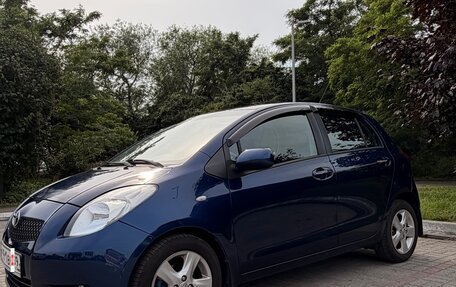 Toyota Yaris III рестайлинг, 2007 год, 650 000 рублей, 3 фотография