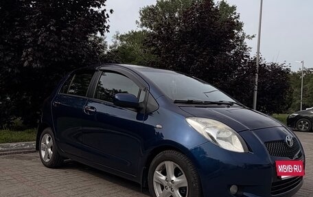 Toyota Yaris III рестайлинг, 2007 год, 650 000 рублей, 2 фотография