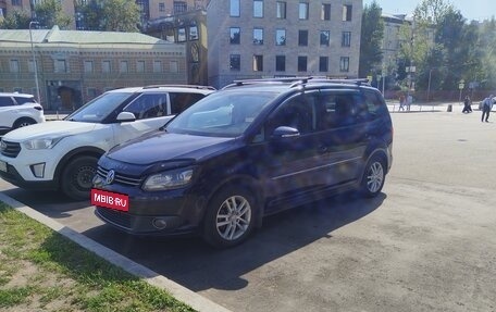 Volkswagen Touran III, 2012 год, 850 000 рублей, 3 фотография