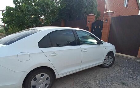 Skoda Rapid I, 2014 год, 750 000 рублей, 3 фотография