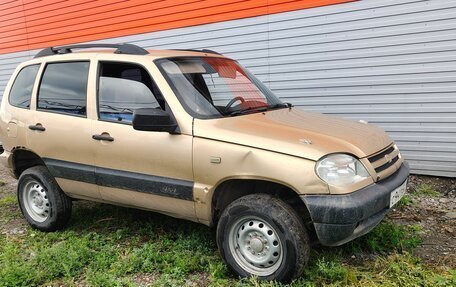 Chevrolet Niva I рестайлинг, 2004 год, 300 000 рублей, 2 фотография
