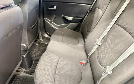 KIA Rio III рестайлинг, 2013 год, 695 000 рублей, 16 фотография