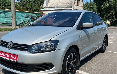 Volkswagen Polo VI (EU Market), 2012 год, 750 000 рублей, 2 фотография