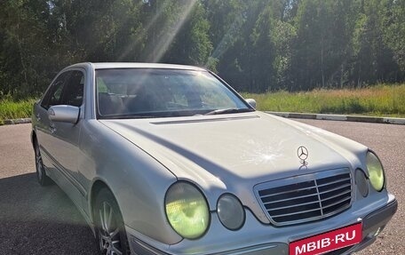 Mercedes-Benz E-Класс, 2001 год, 400 000 рублей, 1 фотография