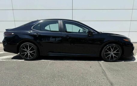 Toyota Camry, 2021 год, 2 950 000 рублей, 3 фотография