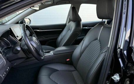 Toyota Camry, 2021 год, 2 950 000 рублей, 10 фотография