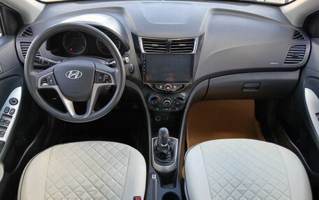 Hyundai Solaris II рестайлинг, 2015 год, 950 000 рублей, 5 фотография