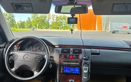 Mercedes-Benz E-Класс, 2001 год, 400 000 рублей, 8 фотография