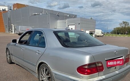 Mercedes-Benz E-Класс, 2001 год, 400 000 рублей, 4 фотография