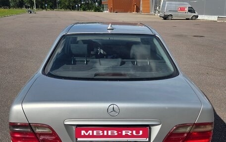 Mercedes-Benz E-Класс, 2001 год, 400 000 рублей, 3 фотография
