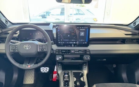 Toyota RAV4, 2026 год, 5 470 000 рублей, 12 фотография