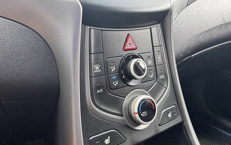 Hyundai Elantra V, 2015 год, 1 099 000 рублей, 14 фотография