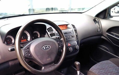KIA cee'd I рестайлинг, 2008 год, 625 000 рублей, 15 фотография