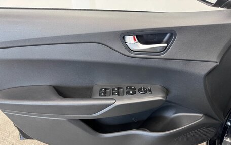 Hyundai Solaris II рестайлинг, 2021 год, 1 720 000 рублей, 7 фотография