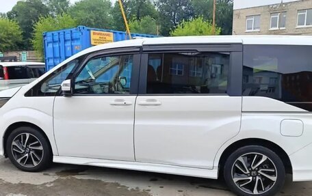 Honda Stepwgn IV, 2022 год, 1 900 000 рублей, 3 фотография