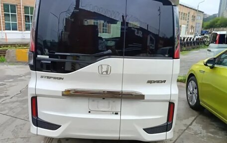 Honda Stepwgn IV, 2022 год, 1 900 000 рублей, 4 фотография