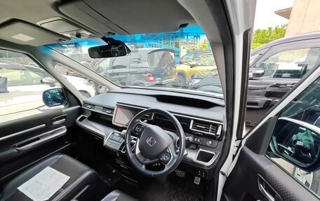 Honda Stepwgn IV, 2022 год, 1 900 000 рублей, 14 фотография