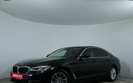 BMW 5 серия, 2021 год, 4 299 000 рублей, 1 фотография