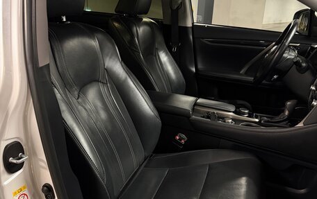 Lexus RX IV рестайлинг, 2017 год, 3 400 000 рублей, 4 фотография