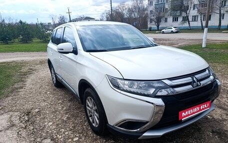 Mitsubishi Outlander III рестайлинг 3, 2015 год, 1 860 000 рублей, 3 фотография
