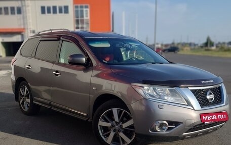 Nissan Pathfinder, 2014 год, 2 000 000 рублей, 3 фотография