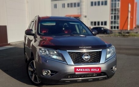 Nissan Pathfinder, 2014 год, 2 000 000 рублей, 2 фотография