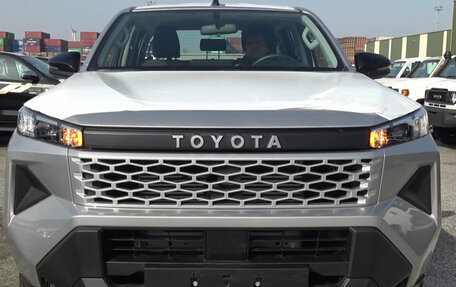 Toyota Hilux, 2026 год, 4 410 000 рублей, 10 фотография