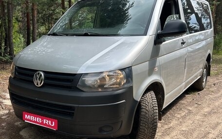 Volkswagen Caravelle T5, 2012 год, 1 250 000 рублей, 1 фотография