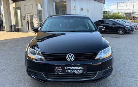 Volkswagen Jetta VI, 2014 год, 1 120 000 рублей, 2 фотография