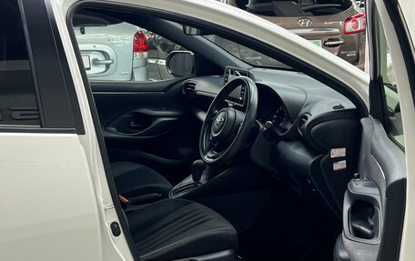Toyota Yaris, 2020 год, 1 257 000 рублей, 9 фотография