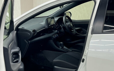 Toyota Yaris, 2020 год, 1 257 000 рублей, 21 фотография