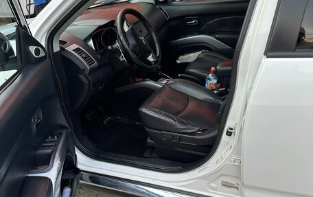 Mitsubishi Outlander III рестайлинг 3, 2009 год, 1 250 000 рублей, 15 фотография