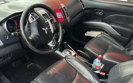 Mitsubishi Outlander III рестайлинг 3, 2009 год, 1 250 000 рублей, 13 фотография