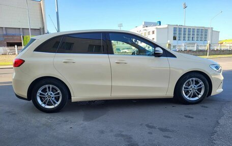 Mercedes-Benz B-Класс, 2020 год, 2 250 000 рублей, 6 фотография