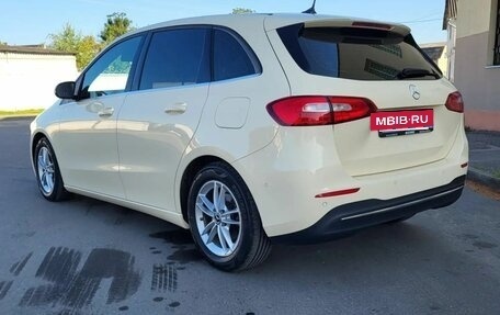 Mercedes-Benz B-Класс, 2020 год, 2 250 000 рублей, 3 фотография