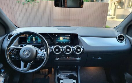 Mercedes-Benz B-Класс, 2020 год, 2 250 000 рублей, 18 фотография