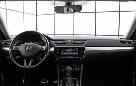 Skoda Superb III рестайлинг, 2017 год, 2 099 000 рублей, 9 фотография