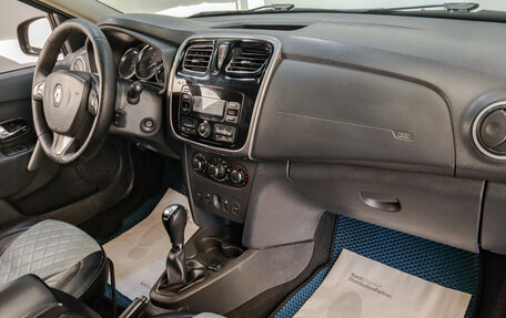 Renault Logan II, 2018 год, 1 019 000 рублей, 17 фотография