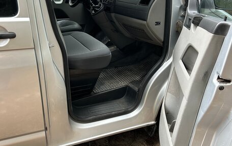 Volkswagen Caravelle T5, 2012 год, 1 250 000 рублей, 7 фотография