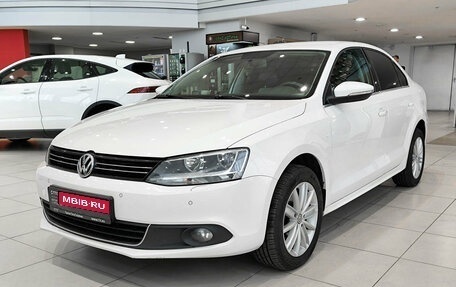 Volkswagen Jetta VI, 2013 год, 970 000 рублей, 1 фотография