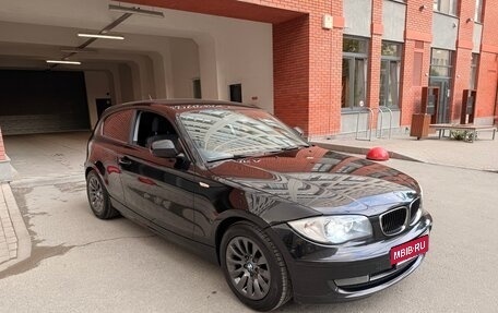 BMW 1 серия, 2011 год, 1 050 000 рублей, 3 фотография