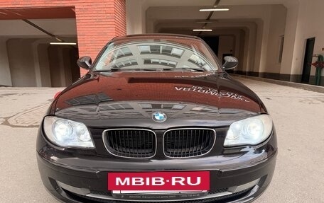 BMW 1 серия, 2011 год, 1 050 000 рублей, 2 фотография