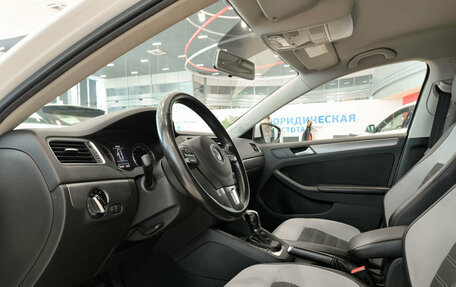 Volkswagen Jetta VI, 2013 год, 970 000 рублей, 20 фотография