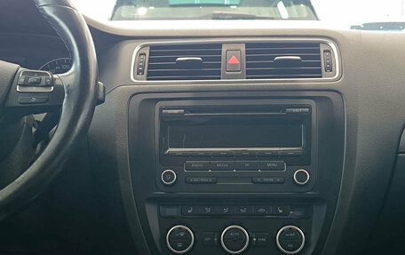 Volkswagen Jetta VI, 2013 год, 970 000 рублей, 18 фотография
