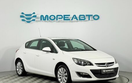 Opel Astra J, 2014 год, 890 000 рублей, 3 фотография