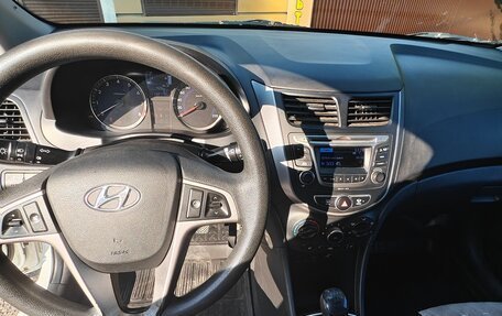 Hyundai Solaris II рестайлинг, 2016 год, 1 050 000 рублей, 15 фотография